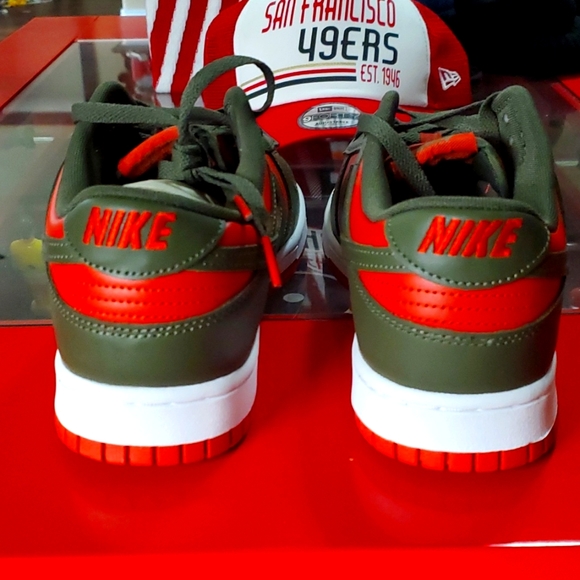 Nike Dunk (lows) - Picture 3 of 5